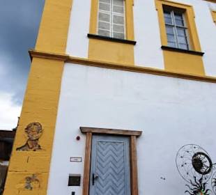 Am Haupthaus linker Bereich