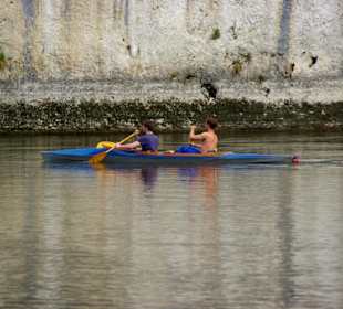 Kanufahrer oben ohne....