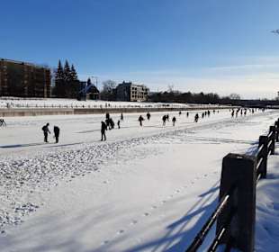 Kanal im Winter