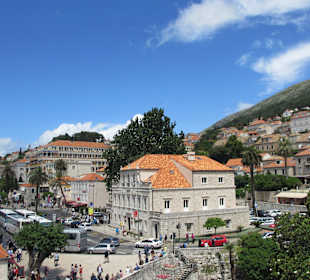 Haupttor von der Mauer aus 