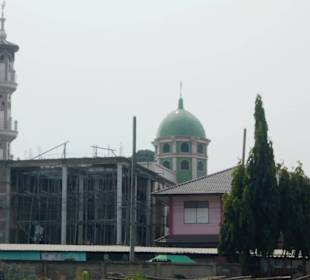 Flußfahrt um die Insel