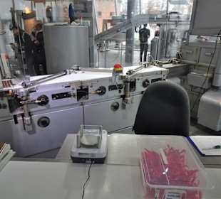 In der gläsernen Produktion des Schokoladenmuseums