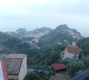 Blick von Taromina zum Meer