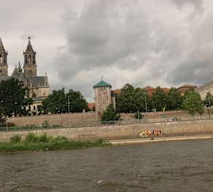 Blick von der Elbe auf Fürstenwall und Altstadt