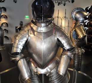 Rundgang durch die Rüstkammer des Landesmuseums