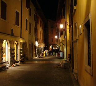 Altstadtgasse am Abend