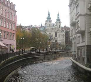 Seitensicht vom Hotel