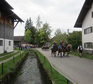 Vorreiter und Fuhrwerk