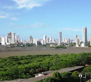 Blick auf Stadt vom Kirchturm in 'Panama Viejo'