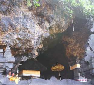 Widok na grote świątyni