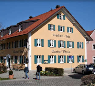 Zentral gelegen, gegenüber Kurhaus