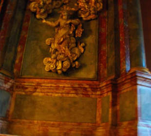 Die Steinfiguren im Dom