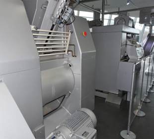 In der gläsernen Produktion des Schokoladenmuseums