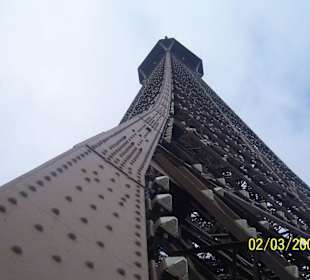 Die Spitze vom Eiffelturm