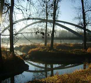 Isarbrücke am Morgen