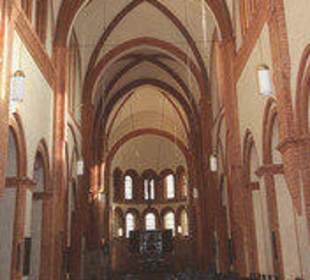 Blick in das Kirchenschiff