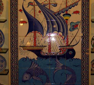 Keramikbild mit einem Schiffmotiv