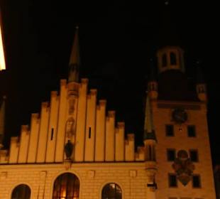 Blick zum Alten Rathaus vom Marienplatz aus