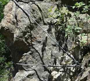 Gesicherte Felsen am Tappeinerweg