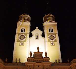 Dom bei Nacht