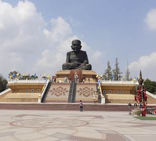 Wat Huay Mongkol