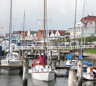 Blick vom Wasser auf Travemünde