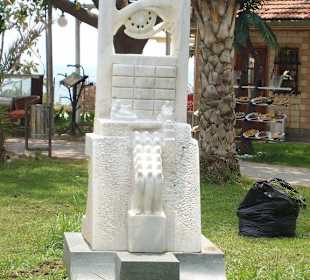 Skulptur auf der Uferpromenade