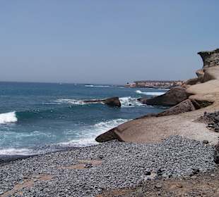 Im Hintergrund La Caleta