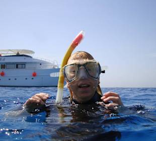 Helga bei den Delphinen