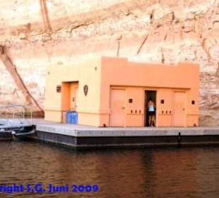 WC Anlage am Ankunftspunkt Tour Rainbow Bridge