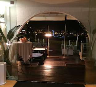 Durchgang mit Rundbogen