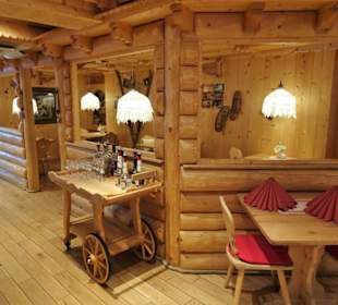 In den Gasträumen der Südtiroler Hütte