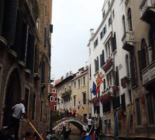 Auf den Wasserstraßen Venedig`s