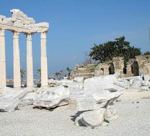 Apollo Tempel Side