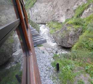 Auf der Strecke im Gebirge
