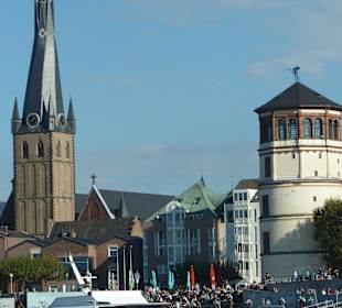 Rheinturm, Lambertus und weiße Flotte
