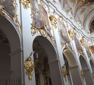 Stift Unserer Lieben Frau zur Alten Kapelle