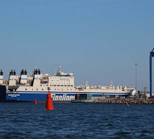 Finnische Fähre im Hafen