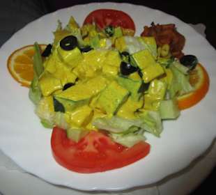 Salat mit Currydessing