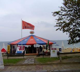 Der legendäre Bierkönig am Strand