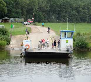 Die Weserfähre Schweringen am Gandesberger Ufer