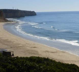 Der Sandstrand Praia de Porto de Mós