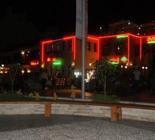 Nocne życie w porcie