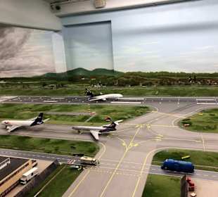 Airport von Knuffingen