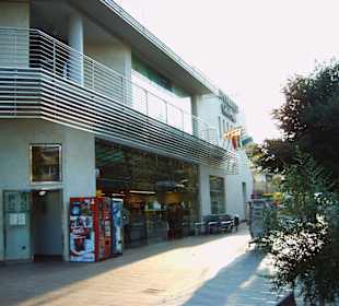 Supermarkt Casa Pepe erster Kreisverkehr