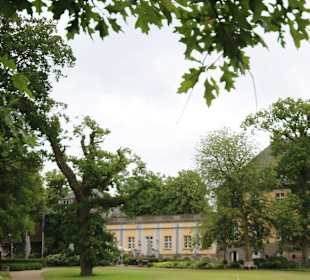 Blick auf den Seitenflügel des Herrenhauses