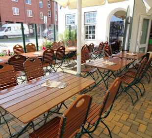 Der Biergarten vor Hansens Brauerei