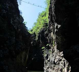 Über die Brücke ging es auch 