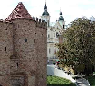 Barbakane mit Blick auf die Neustadt