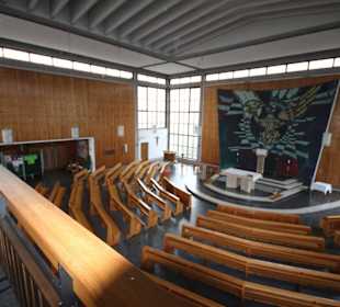 Blick in das Kirchenschiff